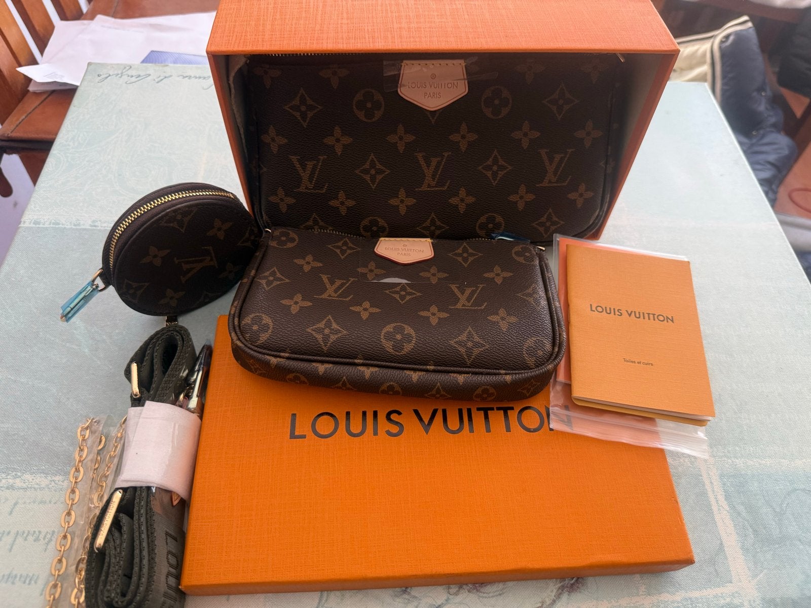 Louis Vuitton Multi Pochette Accessoires, Ophalen of Verzenden, Zo goed als nieuw, Bruin, Schoudertasje