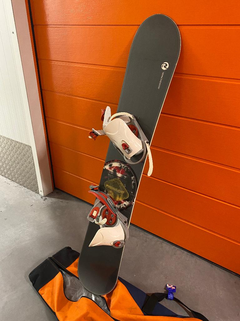 Rossignol snowboard met bindingen en tas, Sport en Fitness, Snowboarden, Ophalen, Gebruikt, Board