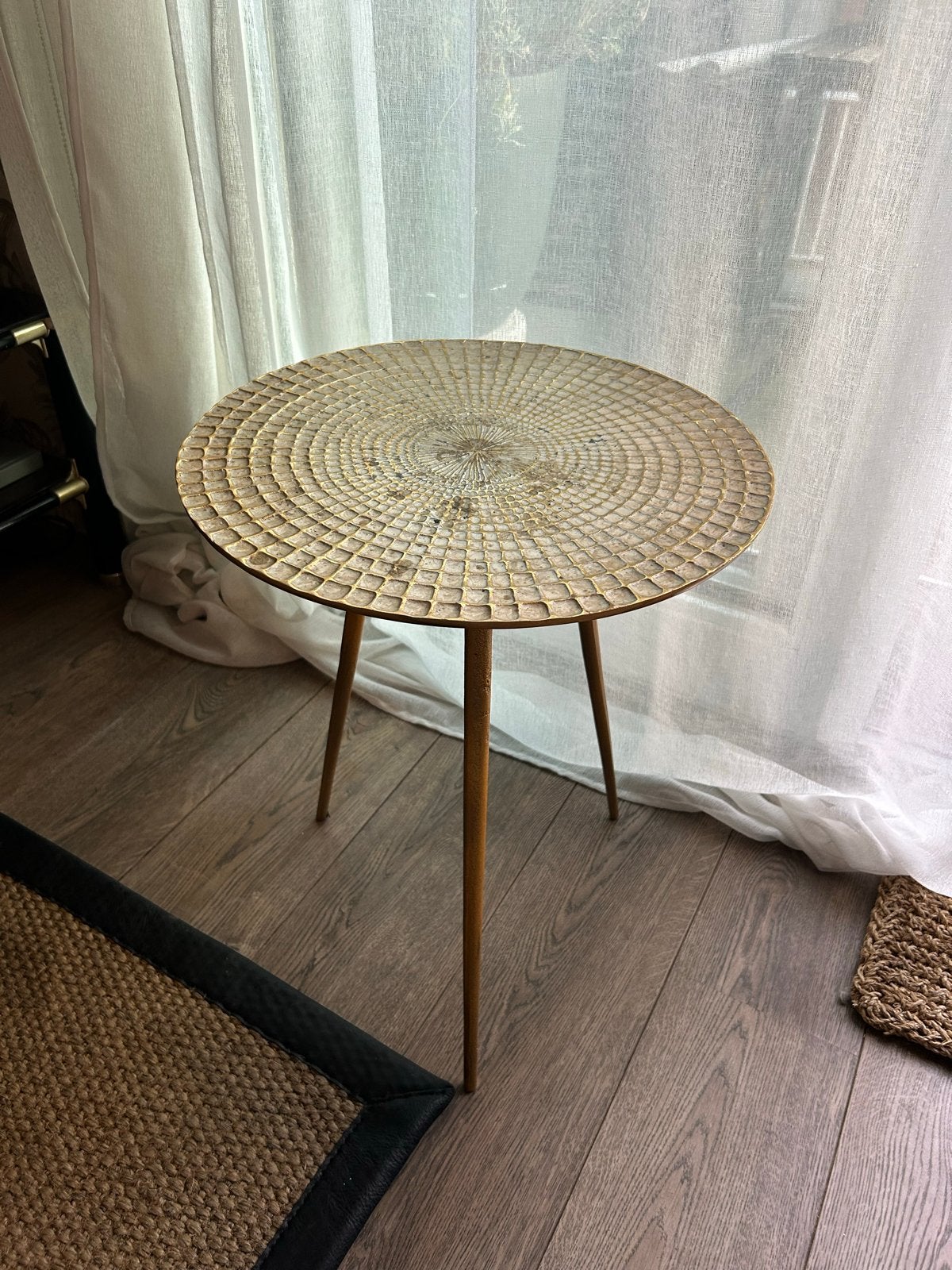 Bijzettafel met gouden mozaïekpatroon, Minder dan 55 cm, Gebruikt, Metaal of Aluminium, Rond