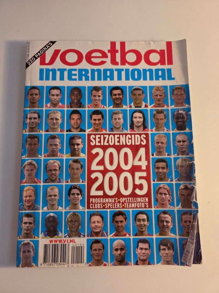 Voetbal International Seizoengids 2004/2005, Verzamelen, Sportartikelen en Voetbal, Ophalen of Verzenden