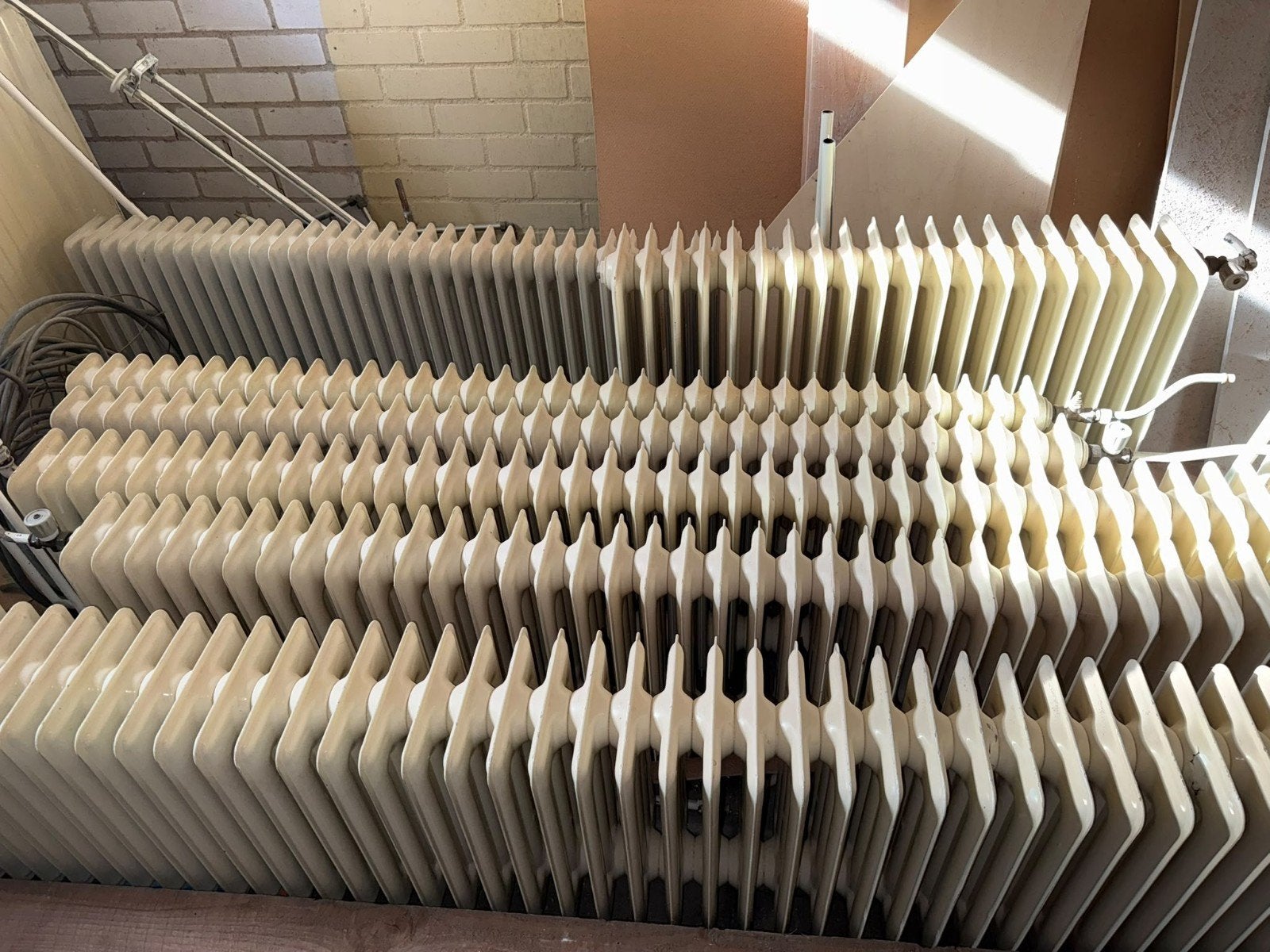 7 authentieke gietijzeren radiatoren uit jaren '70, Ophalen, 30 tot 80 cm, Gebruikt, Radiator