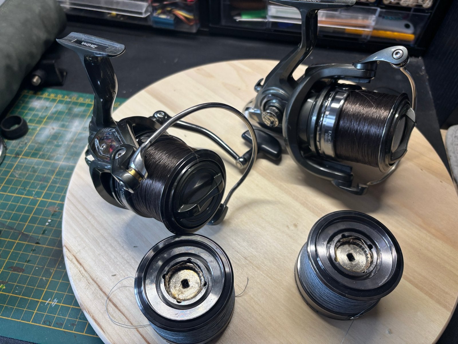 2x Daiwa Emcast 5000LDA Big Pit Molens, Watersport en Boten, Ophalen of Verzenden, Zo goed als nieuw, Molen