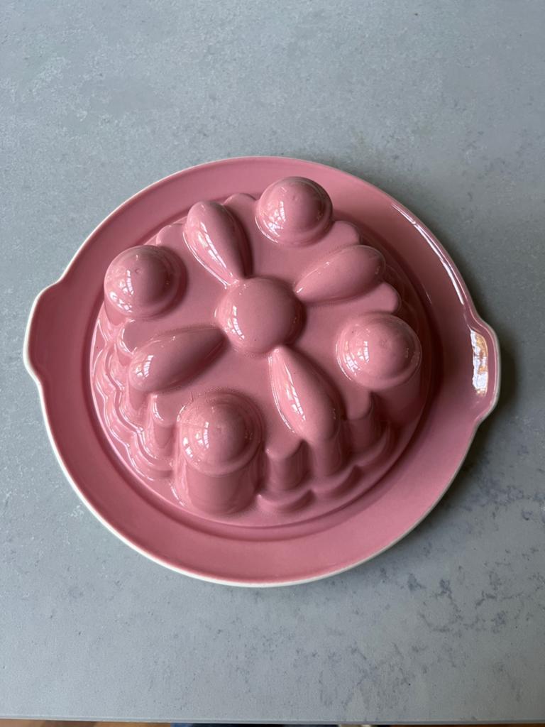 Petrus Regout puddingvorm roze 19/25cm, Ophalen of Verzenden, Zo goed als nieuw, Taarten, Bakvorm