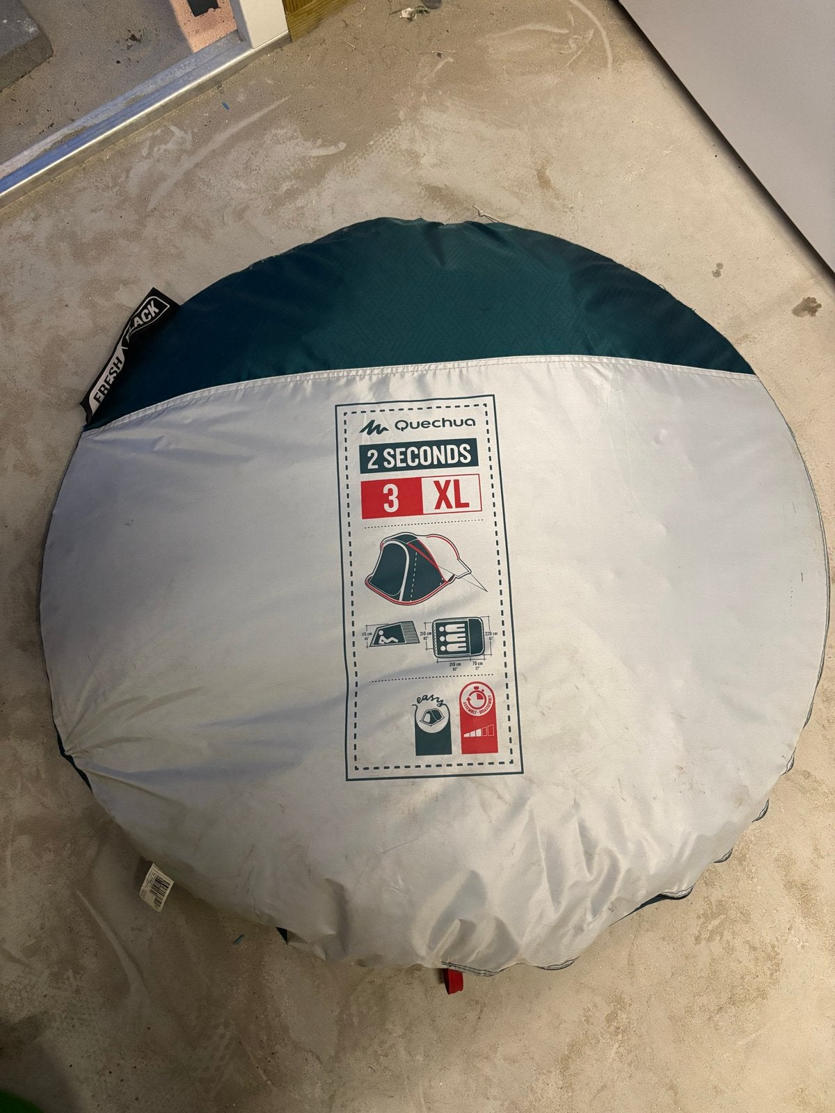Quechua Fresh & Black 3XL tent, Ophalen, Gebruikt, Tot en met 3