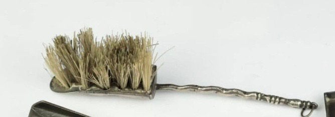 Miniatuurtje zilver gesigneerd  met een  sleuteltje Leiden ?, Verzenden, Zilver
