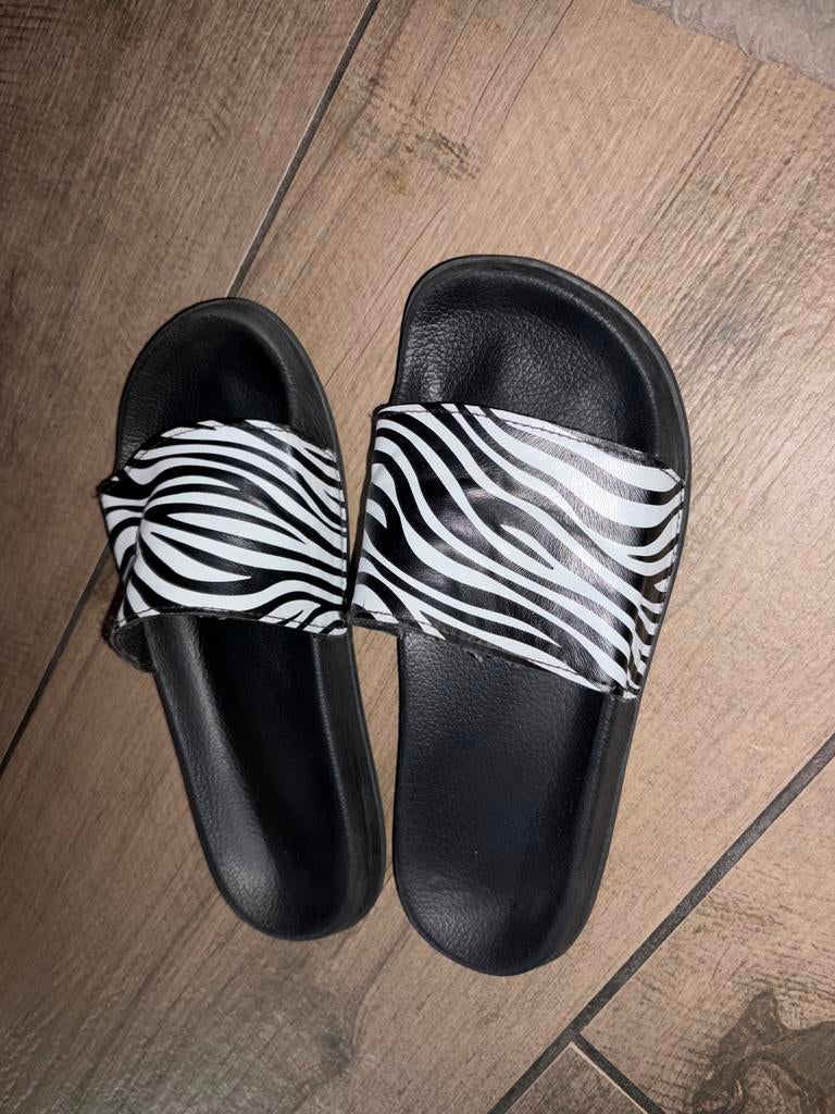 Zebraprint Slippers - Comfortabel en Stijlvol, Kleding | Heren, Ophalen of Verzenden, Zwart