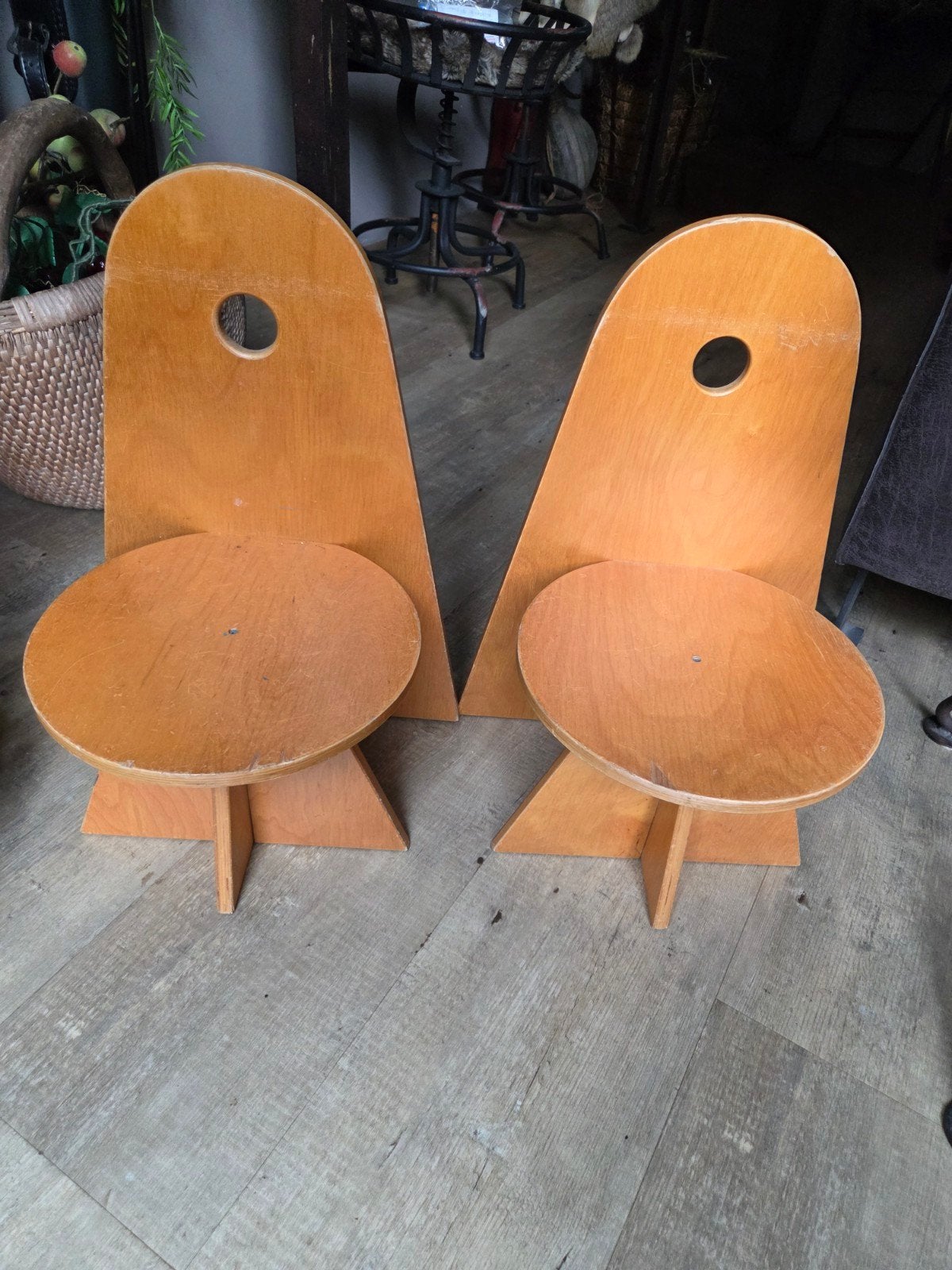 2 vintage Dolf schoolstoeltjes, Gebruikt, Twee, Bruin, Vintage