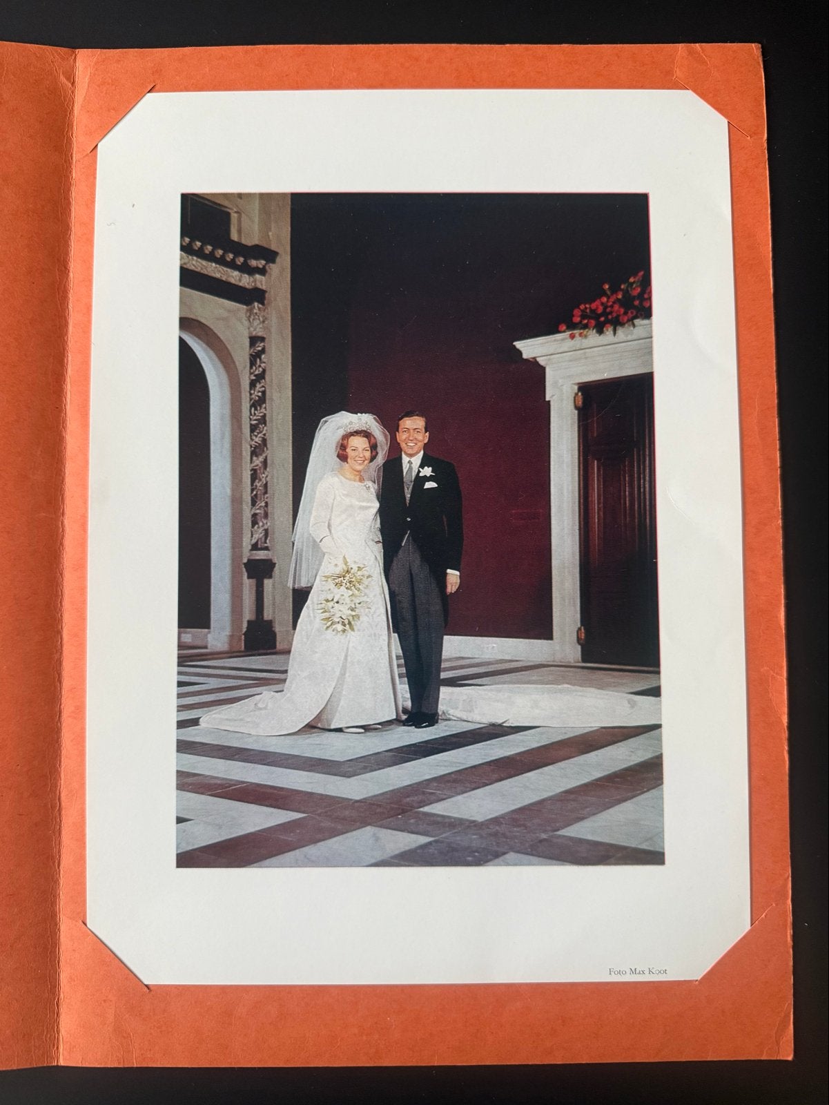 Trouwdag Prinses Beatrix en Prins Claus - 10 maart 1966, Ophalen of Verzenden, Gebruikt, Nederland, Kaart, Foto of Prent