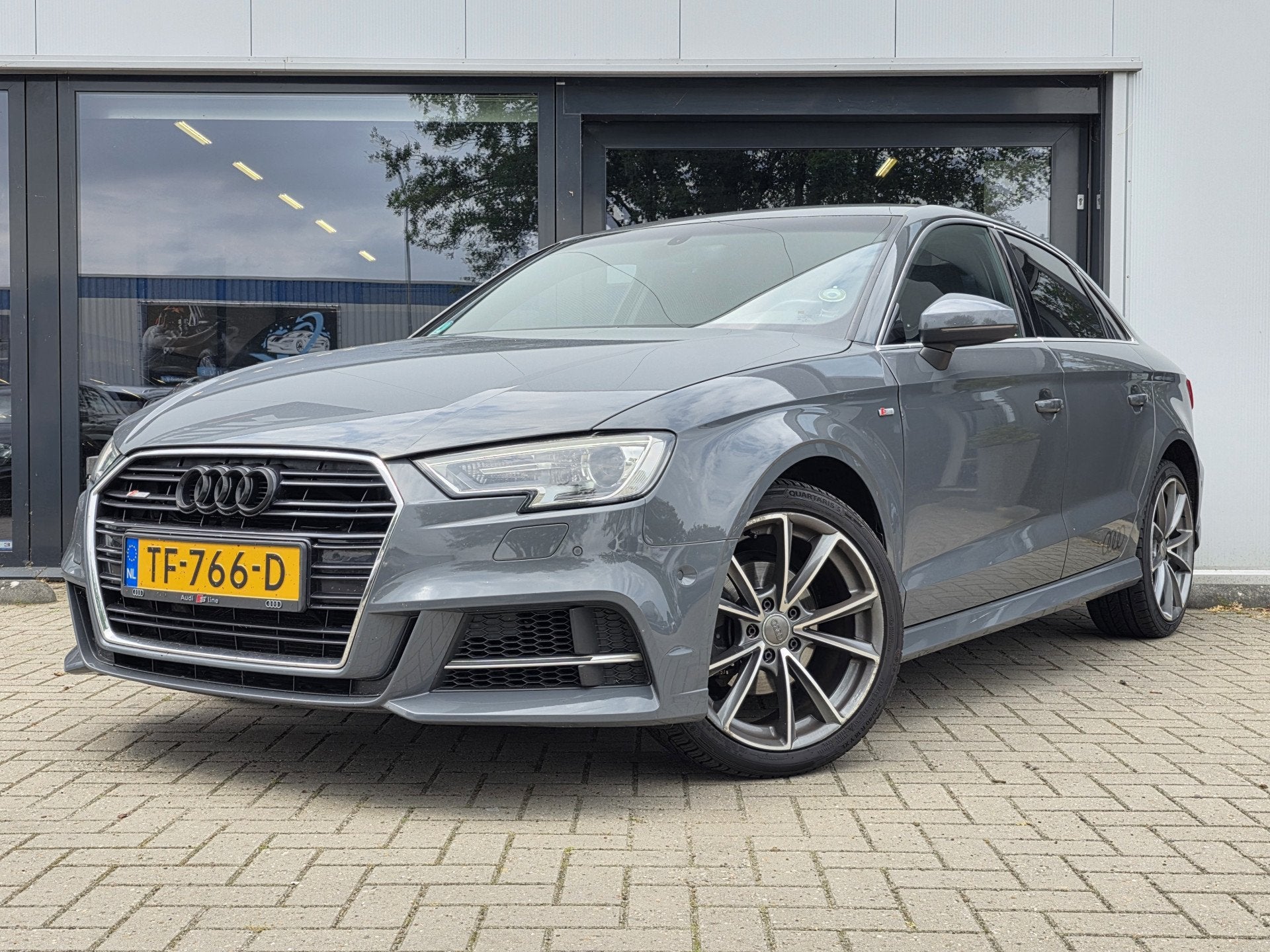 Audi A3 Limousine 1.6 TDI Sport Pro Line S + 3x S-LINE + LED, Auto's, Voorwielaandrijving, Gebruikt, Leder en Stof, Bedrijf