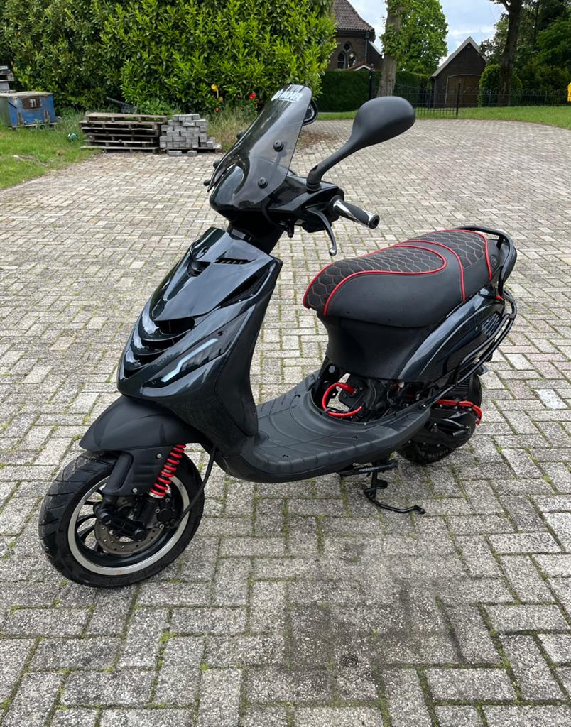 Piaggio zip 70cc mhr, Fietsen en Brommers, Scooters | Piaggio, Zo goed als nieuw, Zip, Tweetakt, Ophalen