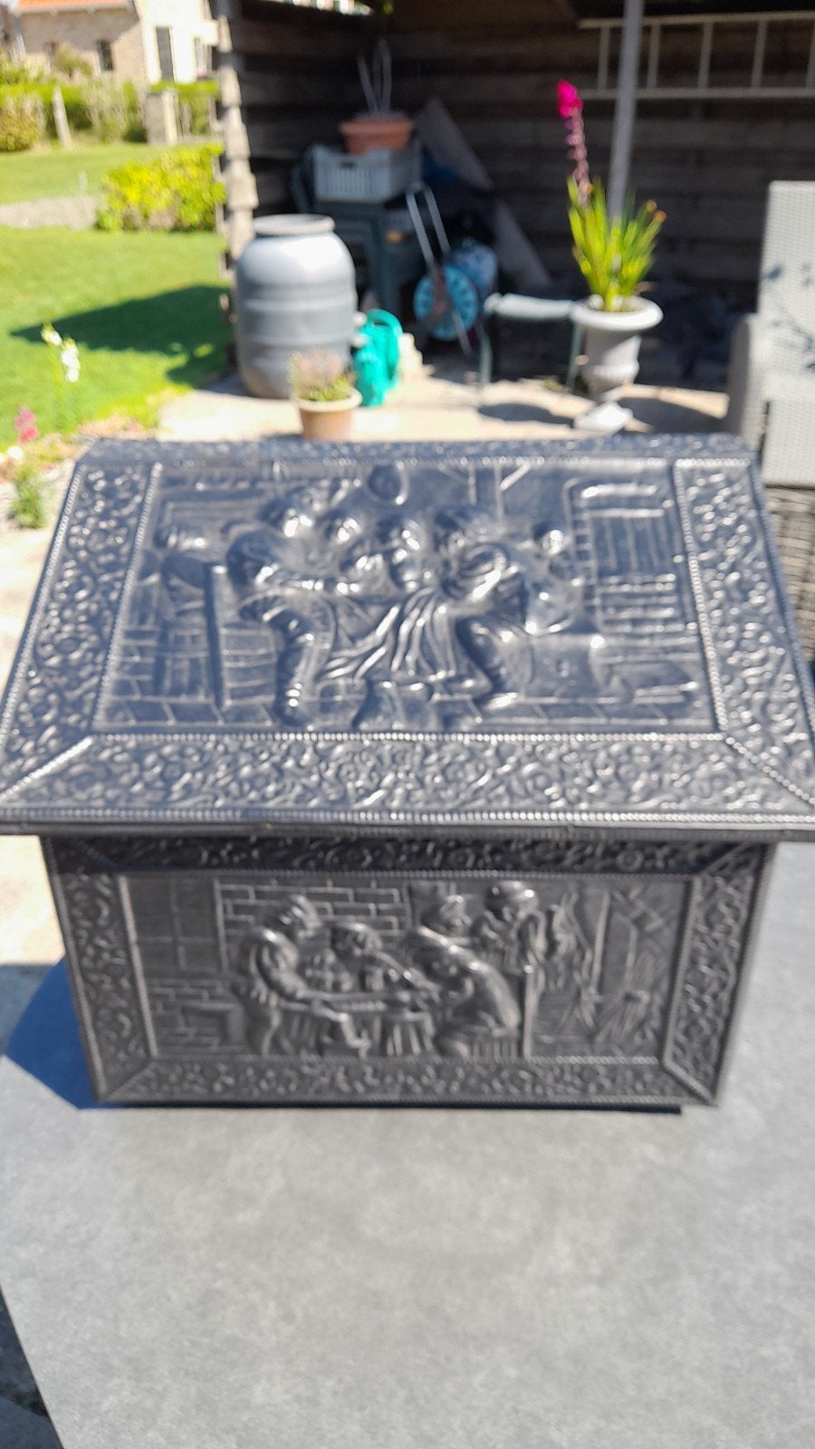 te koop mooie bewerkte houtbak voor bij de houtkachel, Ophalen of Verzenden