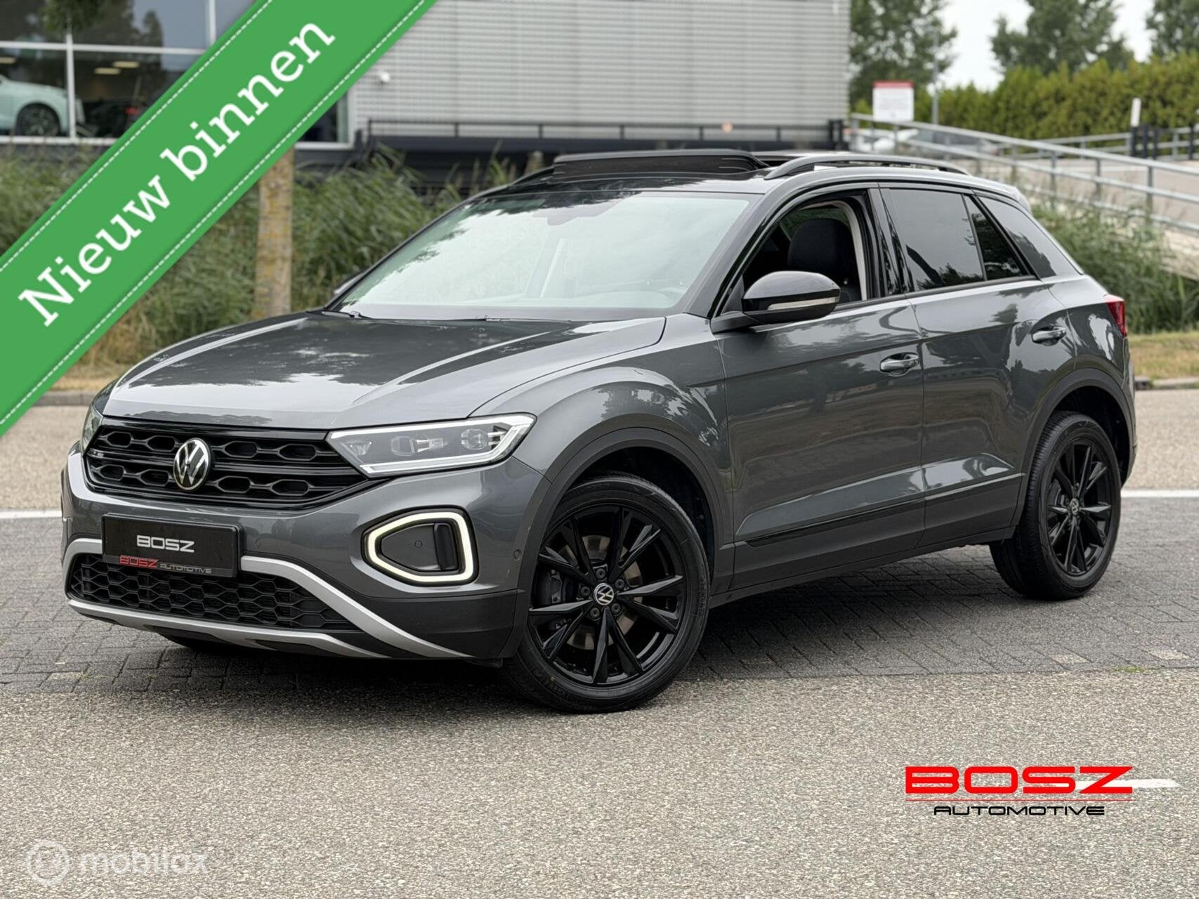 Volkswagen T-Roc 1.5 TSI DSG PANO IQ LANE KEYLESS TREKHAAK, 1498 cc, 4 cilinders, 1245 kg, Bedrijf