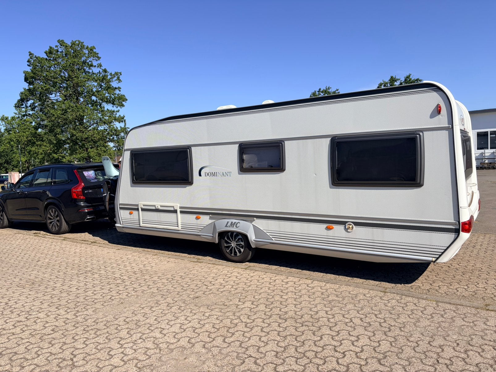 Lmc dominant 560 K1 2008 met voortent, luifel, garagetent, Rondzit, Particulier, Schokbreker, Tot en met 4