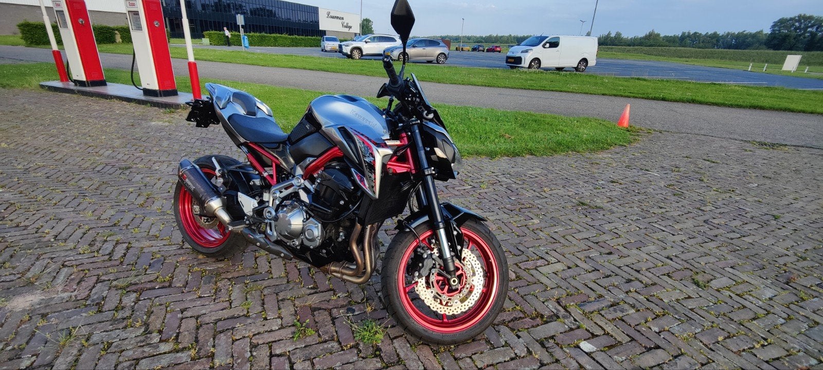 Kawasaki Z900 Performance - 92kW met Akrapovic uitlaat, 4 cilinders, Motorrijbewijs A, 948 cc, Gebruikt