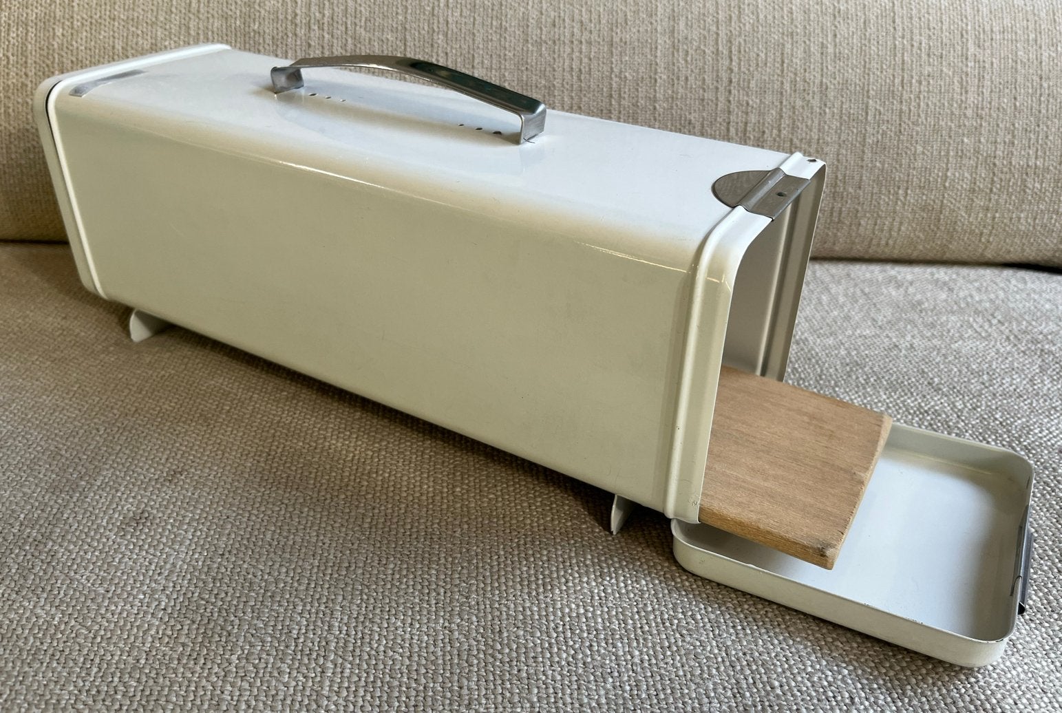 Vintage Brabantia ontbijtkoek/peperkoektrommel met snijplank, Ophalen of Verzenden, Zo goed als nieuw, Brabantia, Broodtrommel