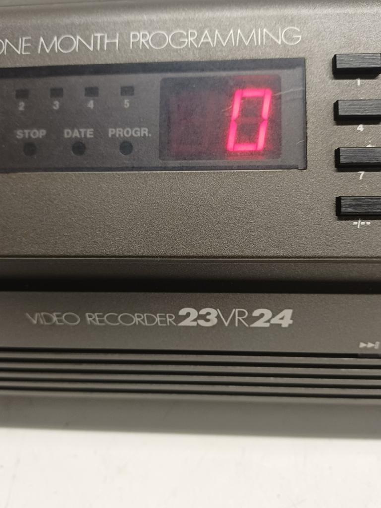 Aristona 23VR24/03 Video 2000 Videorecorder - Gaat aan, Ophalen of Verzenden, Niet werkend, Video 2000-speler of -recorder