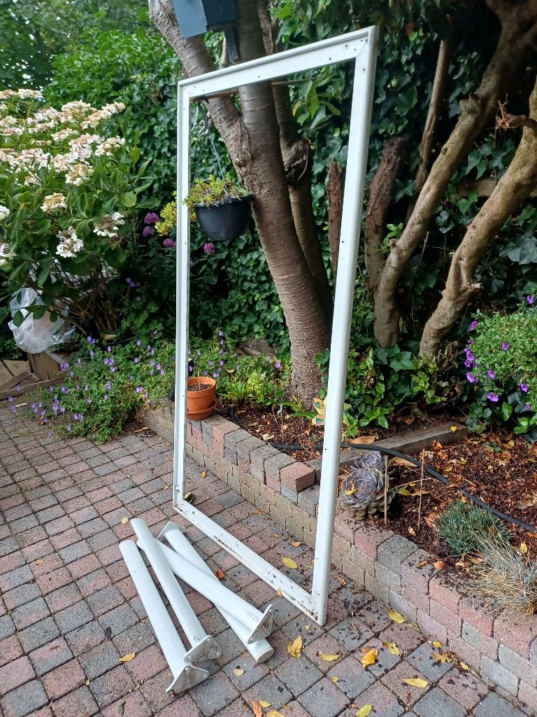 Gratis afhalen Frame tuintafel en 4 poten, Ophalen, Gebruikt, Rechthoekig, Metaal