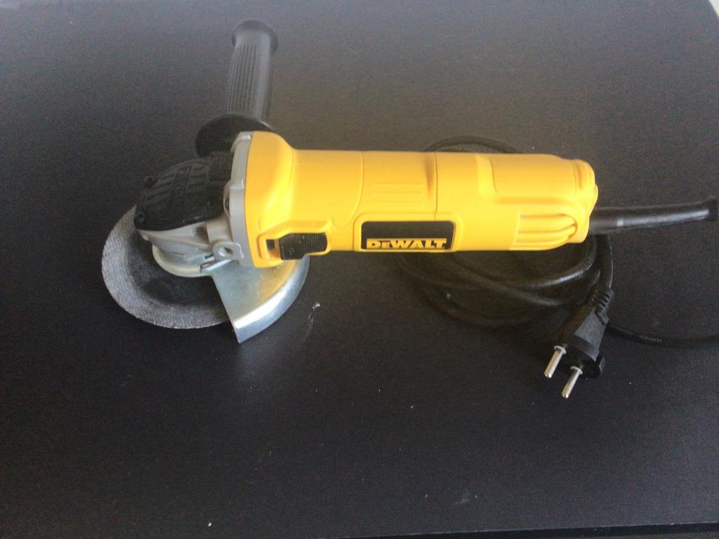 Dewalt DWE4057 Haakse Slijpmachine 800W, Doe-het-zelf en Verbouw, Gereedschap | Slijpmachines, Ophalen of Verzenden, Zo goed als nieuw