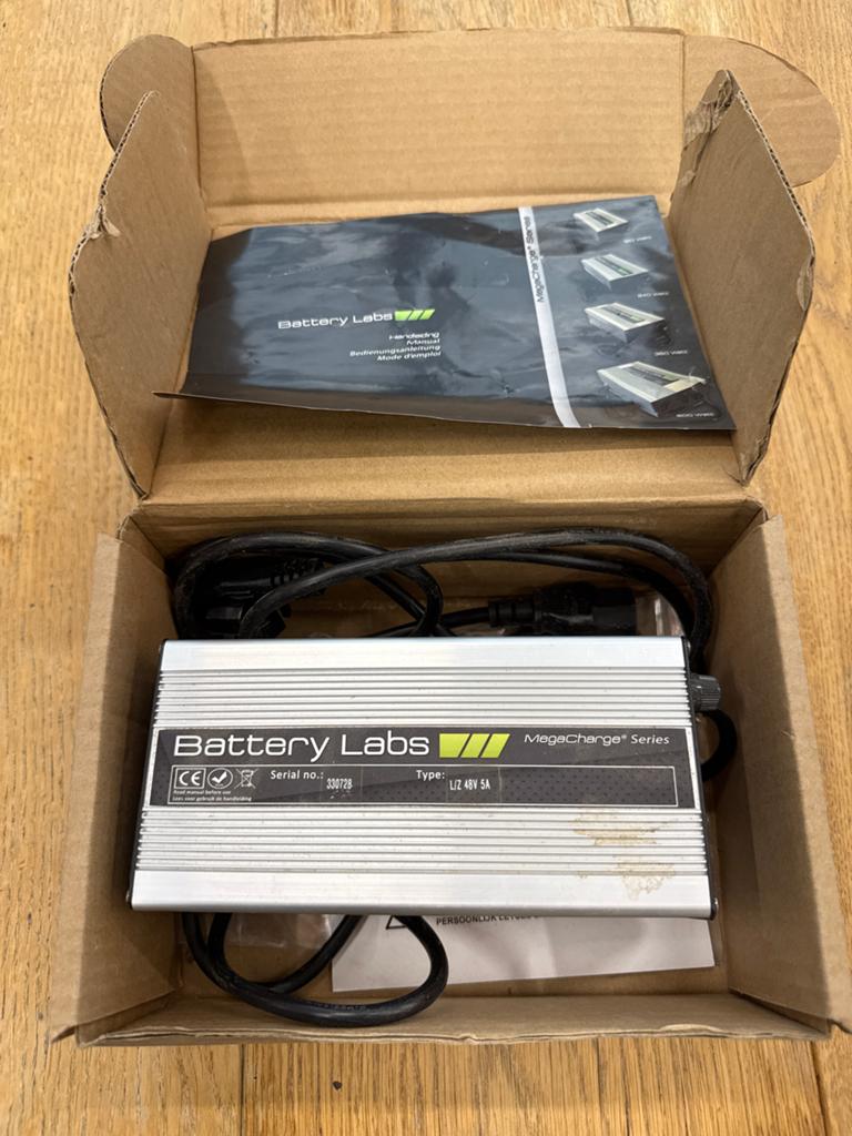 Battery Labs MegaCharge LIZ 48V 5A Acculader, Ophalen of Verzenden, Gebruikt