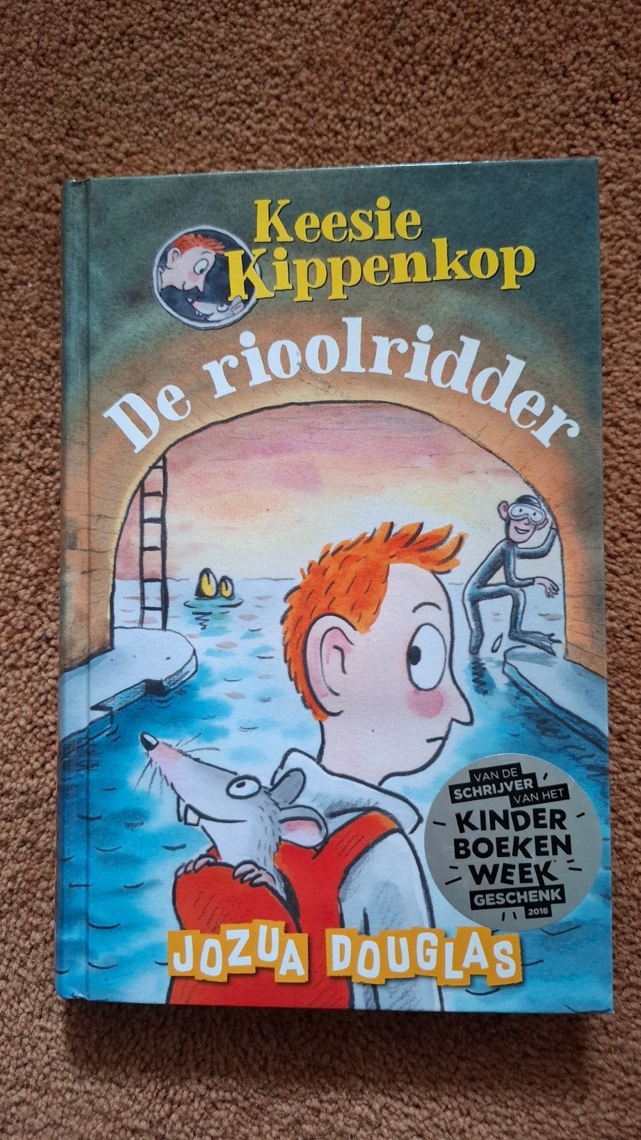 Keesie Kippenkop: De rioolridder - Jozua Douglas, Ophalen of Verzenden, Zo goed als nieuw, Jozua Douglas, Fictie algemeen