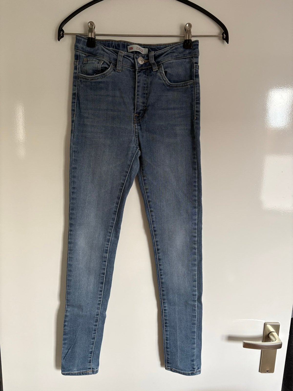 Levi's 720 High Rise Super Skinny Jeans - Maat 140, Ophalen of Verzenden, Zo goed als nieuw, Meisje, Broek