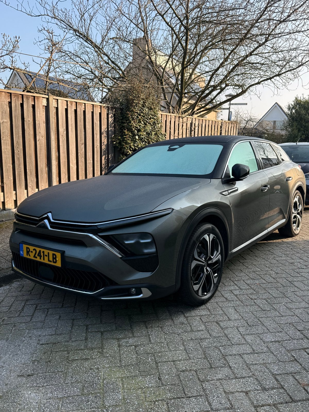 Citroën C5 X 1.6 Plug-in Hybrid 225pk E-eat8 2022 Grijs, Auto's, Citroën, 1350 kg, 77 km/l, Zwart, 179 pk
