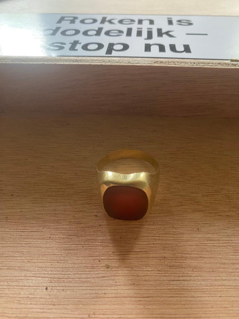 Goud zegelring 14 karaat carneool, Sieraden, Tassen en Uiterlijk, Ringen, Zo goed als nieuw, Heer, 20 of groter, Goud, Ophalen
