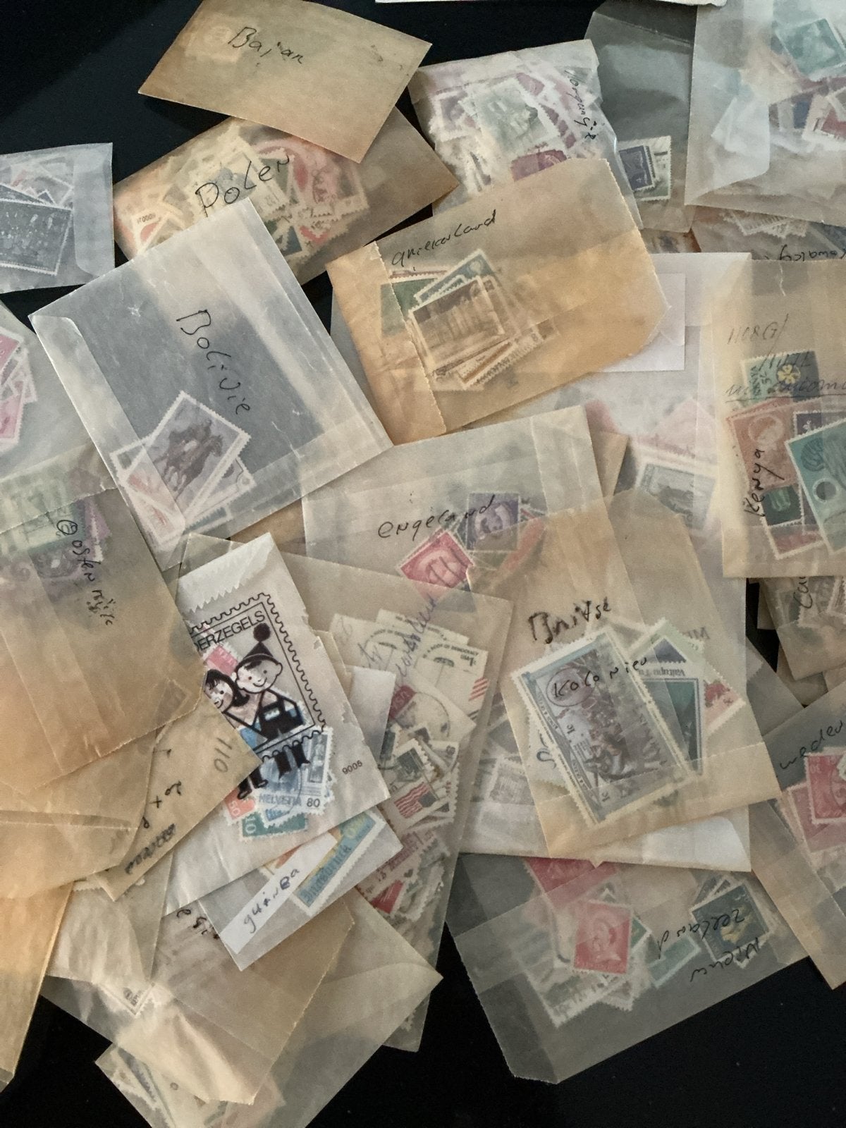 Grote verzameling postzegels uit diverse landen, Ophalen of Verzenden, Nederland en Buitenland