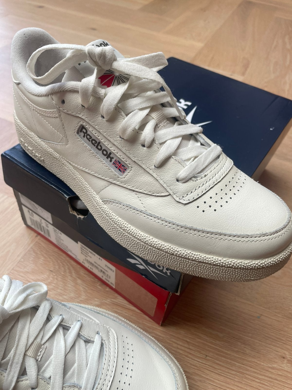 Reebok club c 85 chalk hunter green maat 41 nieuw in doos, Wit, Nieuw, Ophalen of Verzenden, Sneakers of Gympen