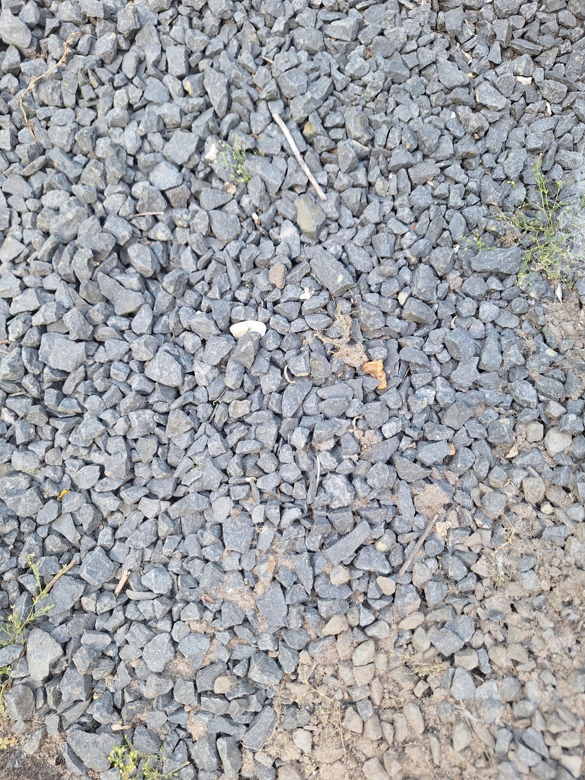 Grijs split voor tuin of oprit gratis af te halen!, Overige materialen, Gebruikt, Ophalen of Verzenden, Split