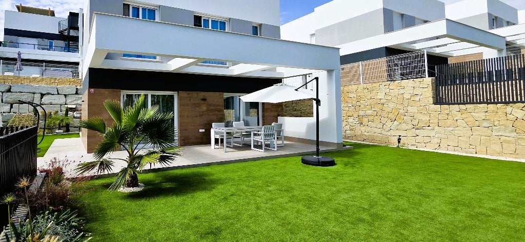 Villa te huur in Spanje, 4 of meer slaapkamers, Dorp, In bergen of heuvels, Costa Blanca