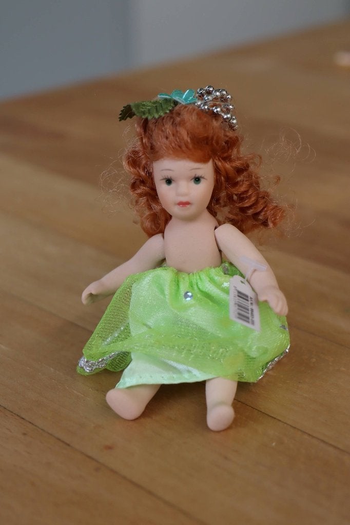 Porseleinen poppetje., Verzamelen, Poppenhuizen en Toebehoren, Ophalen of Verzenden, Nieuw, Popje