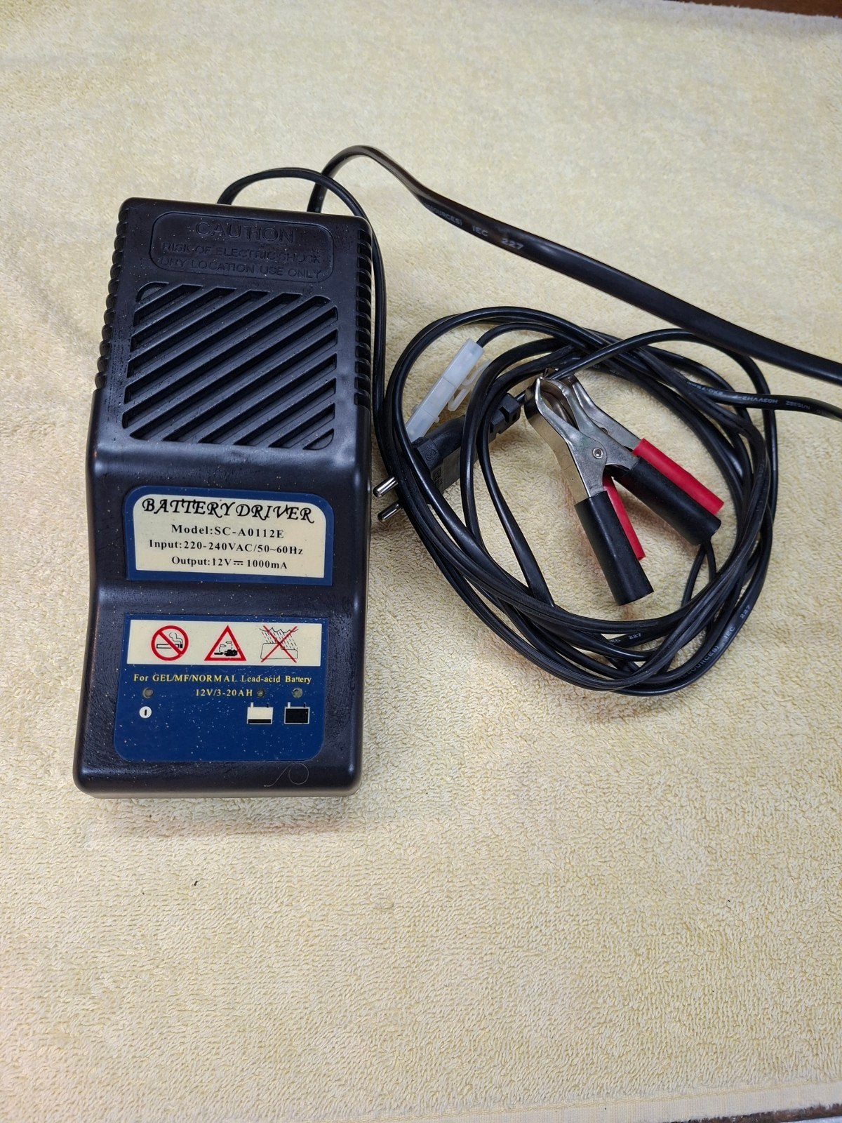 Acculader 12V/1-20Ah - Model SC-A0112E, Ophalen of Verzenden, Gebruikt
