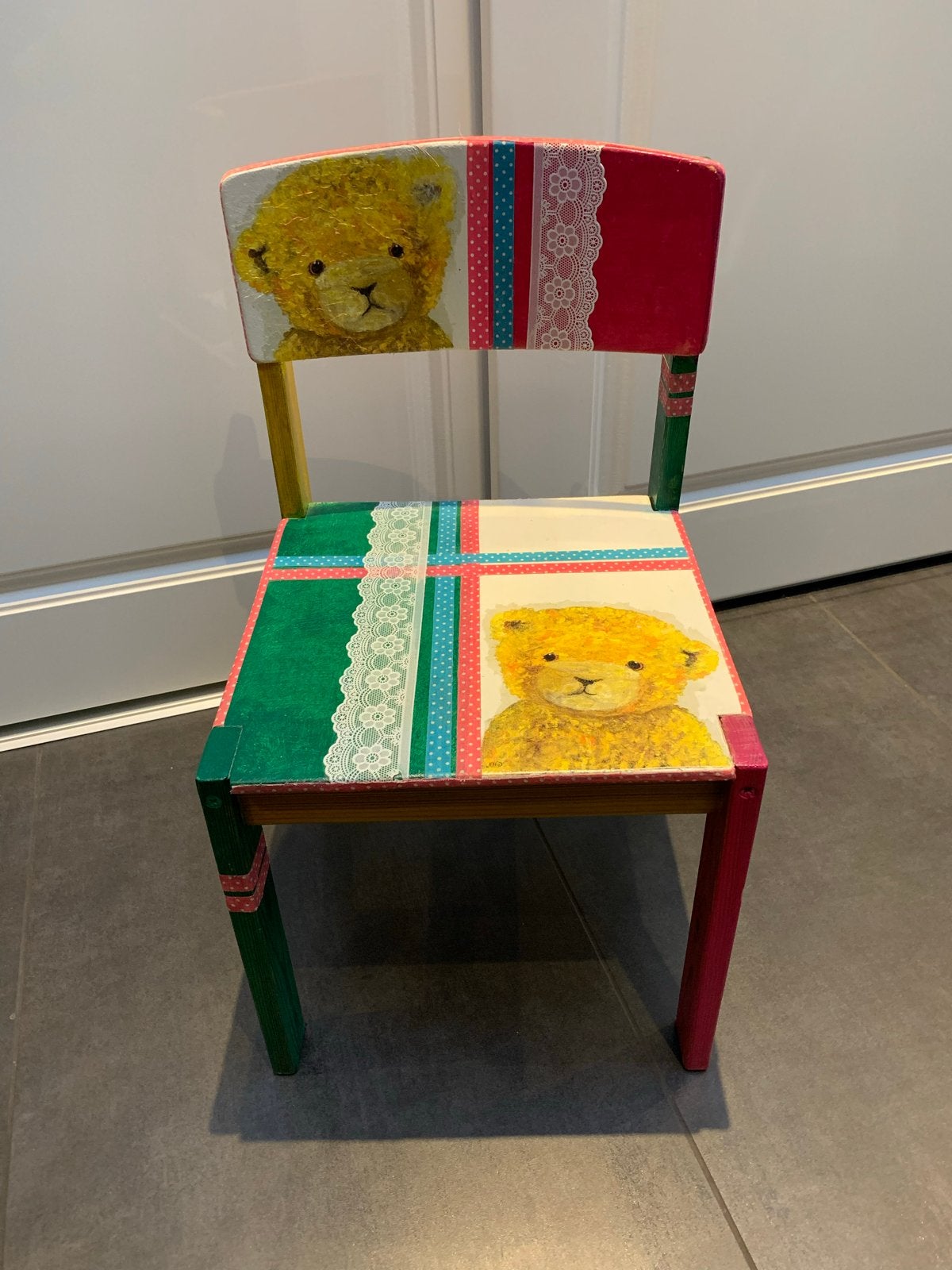Unieke handgemaakte kinderstoel met teddybeer design, Ophalen, Gebruikt, Stoel(en)