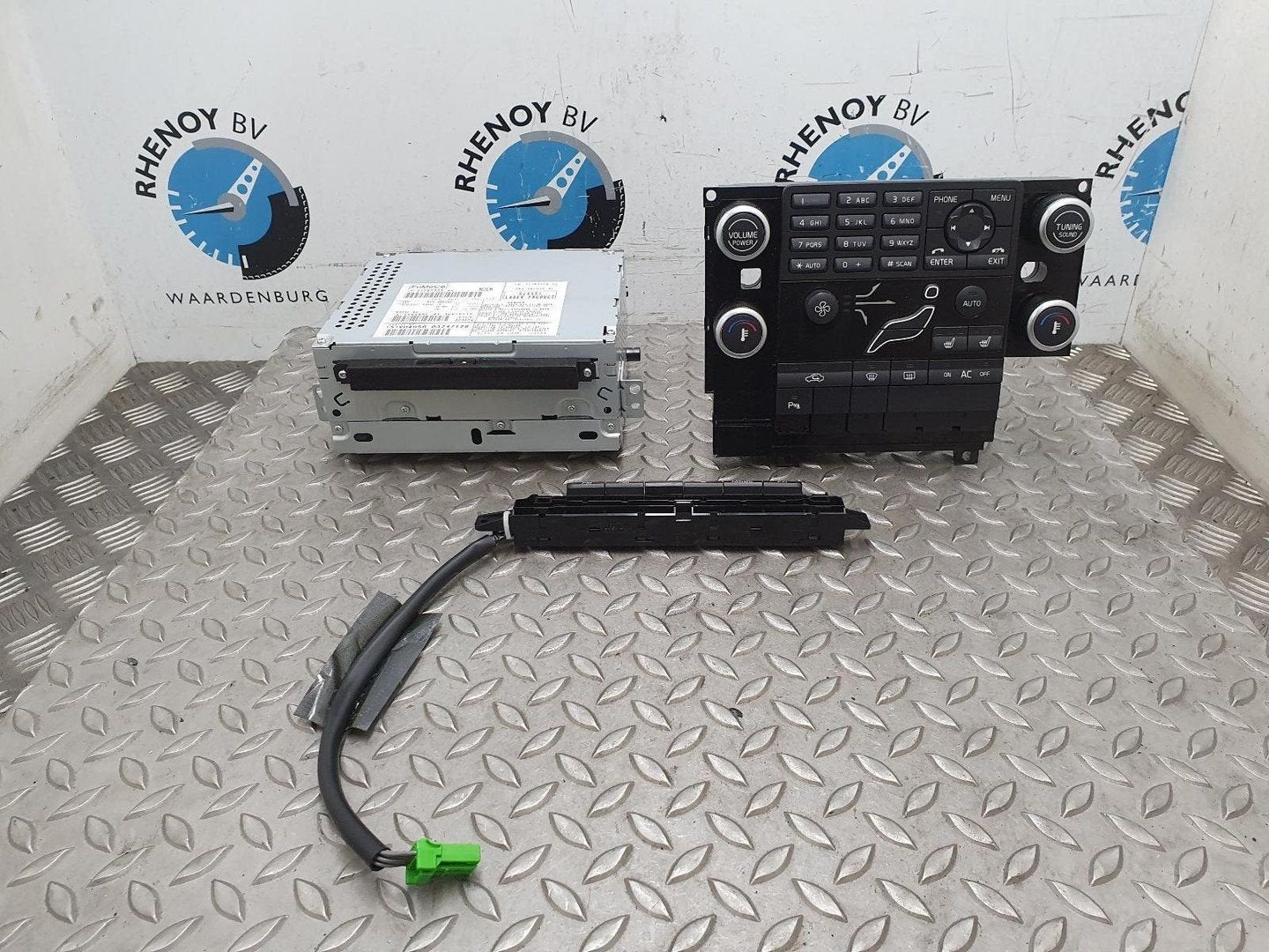 VOLVO XC60 2.4D SUV  RADIO 2010, Auto-onderdelen, Overige Auto-onderdelen, Gebruikt, ARN erkend, Stiba lid, Erkend duurzaam, Ophalen of Verzenden