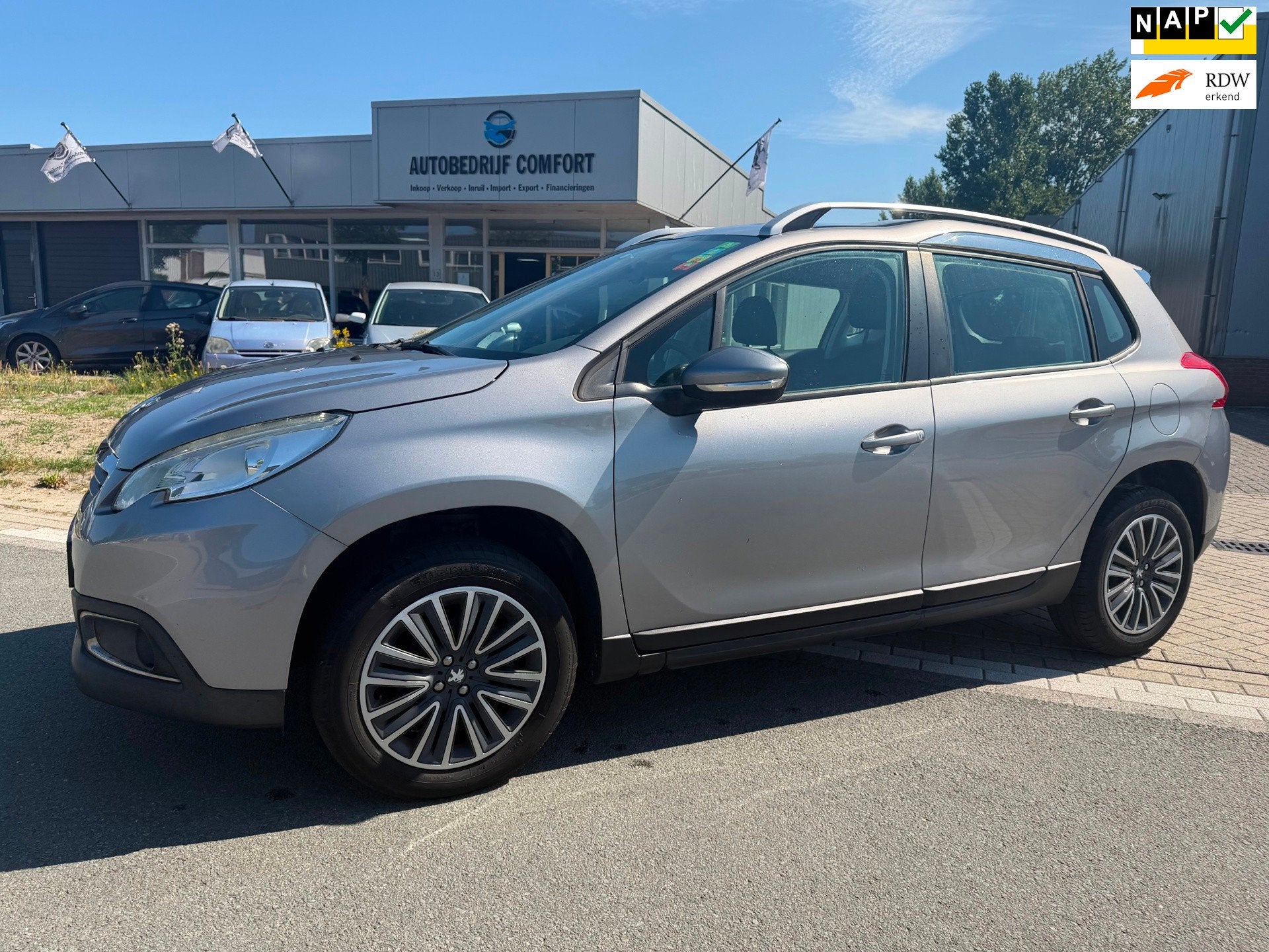 Peugeot 2008 1.2 PureTech Blue Lion. • AIRCO IJSKOUD •, Auto's, Voorwielaandrijving, Stof, 1199 cc, 82 pk