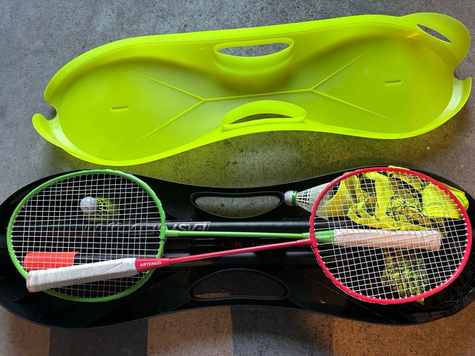 Badminton set met rackets, shuttle en hoes, Ophalen, Gebruikt, Racket(s)