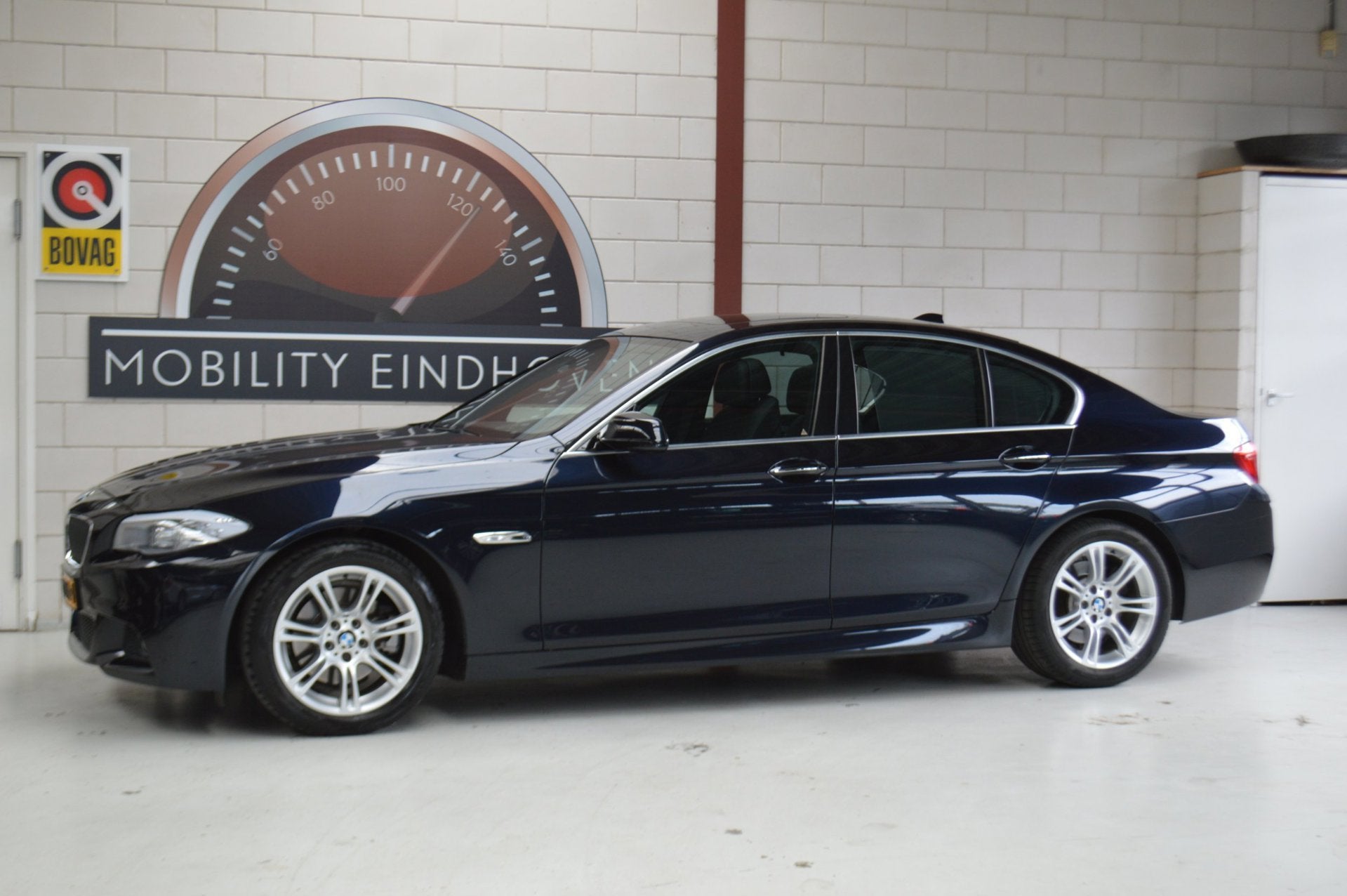 BMW 5-serie 520i High Exec, M-Pakket NL-AUTO DEALERONDERH, V, Auto's, Gebruikt, Zwart, 4 cilinders, 2000 kg