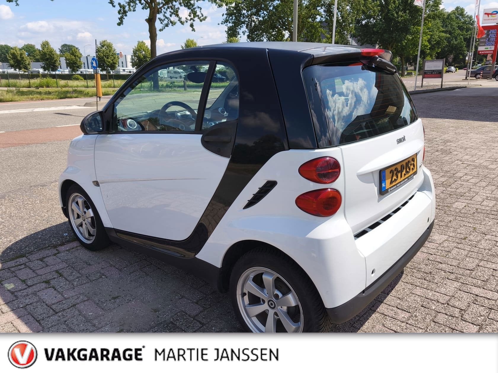 Smart Fortwo coupé 1.0 mhd Pure, Auto's, Euro 5, Gebruikt, Zwart, 18 €/maand