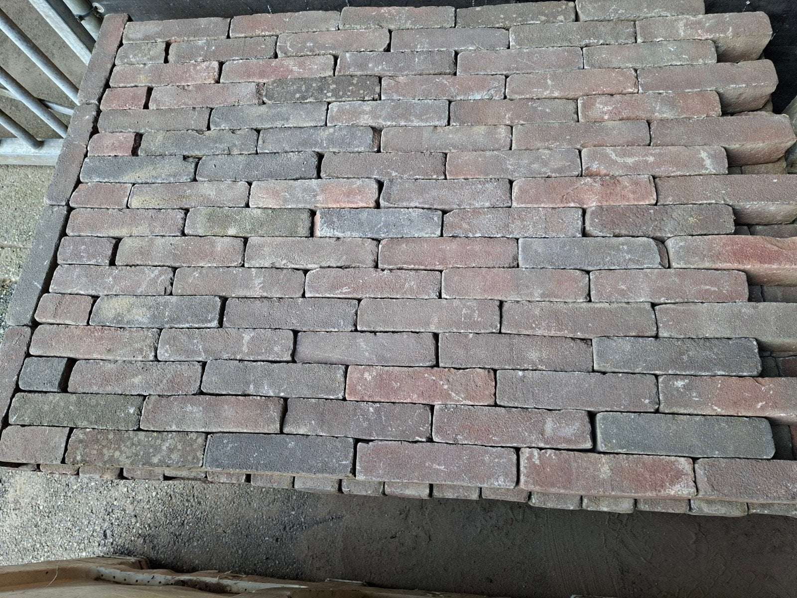 prachtige gebakken waaltjes rood op pallets 40m2, Ophalen, Gebruikt, Keramiek, Klinkers