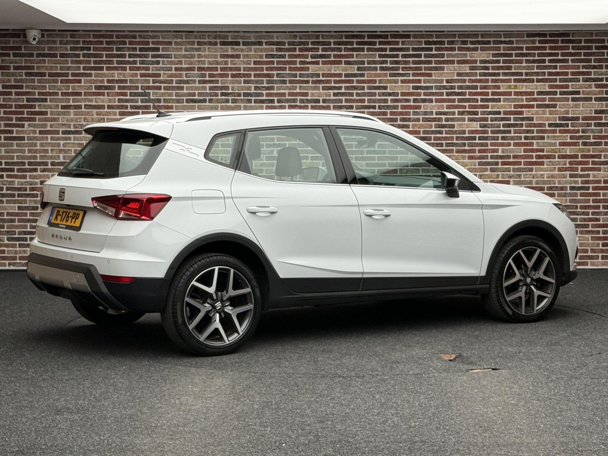 SEAT Arona 1.0 TSI FR Achteruitrijcamera | Cruise | Full Lin, Stof, Gebruikt, 600 kg, 3 cilinders