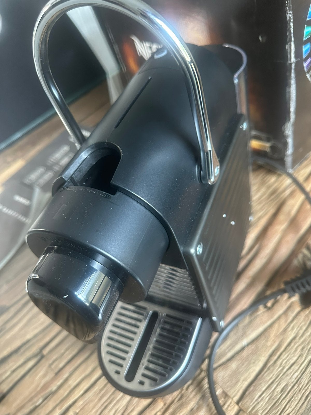 Nespresso Pixie koffiemachine in uitstekende staat, Witgoed en Apparatuur, Koffiezetapparaten, Ophalen, Zo goed als nieuw, Koffiemachine