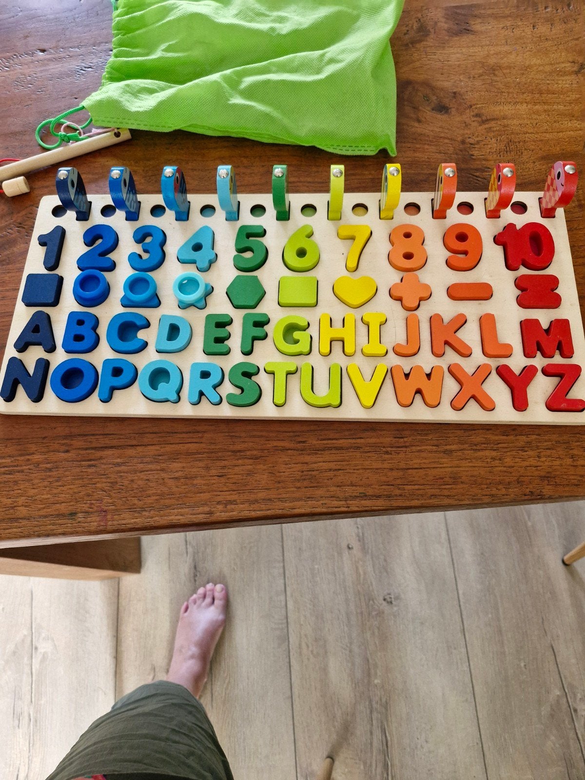 Houten cijfer- en letterpuzzel met magneetvisjes en hengel., Ophalen, Gebruikt, Taal en Lezen