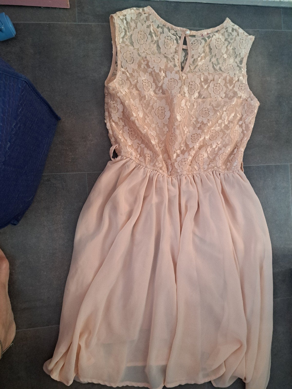 Thule kant zalm kleur jurk voor diploma/eindfeest, Kleding | Dames, Maat 38/40 (M), Overige typen, Overige kleuren, Ophalen of Verzenden