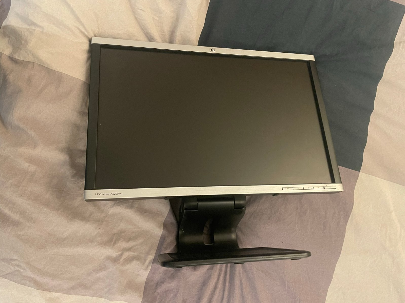 HP LA2205wg monitor 22 inch + DVI naar HDMI adapter, Computers en Software, Ophalen, Gebruikt, IPS, In hoogte verstelbaar