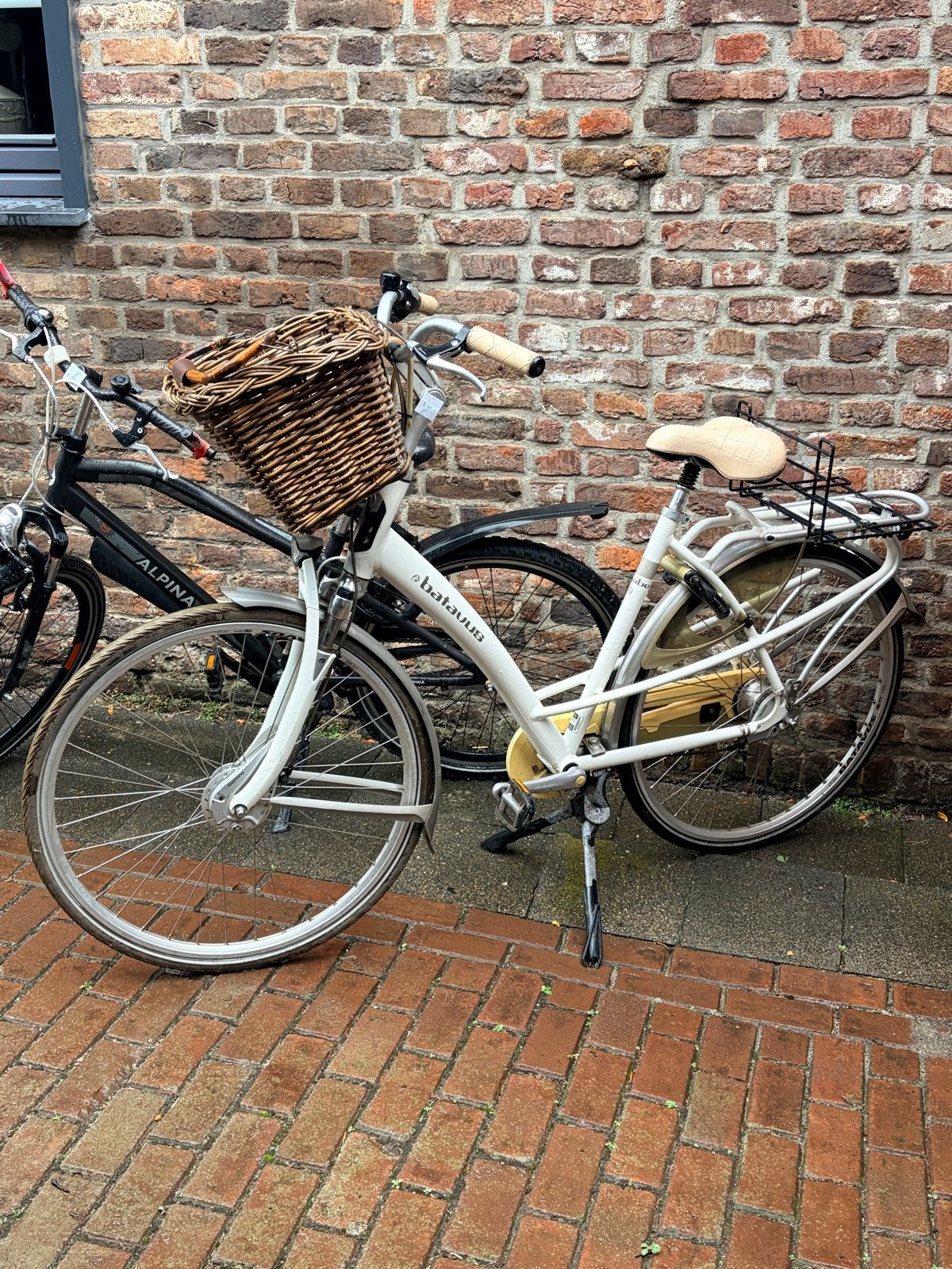 Batavus damesfiets met mand en 7 versnellingen, Ophalen, Velgrem, Versnellingen, Batavus