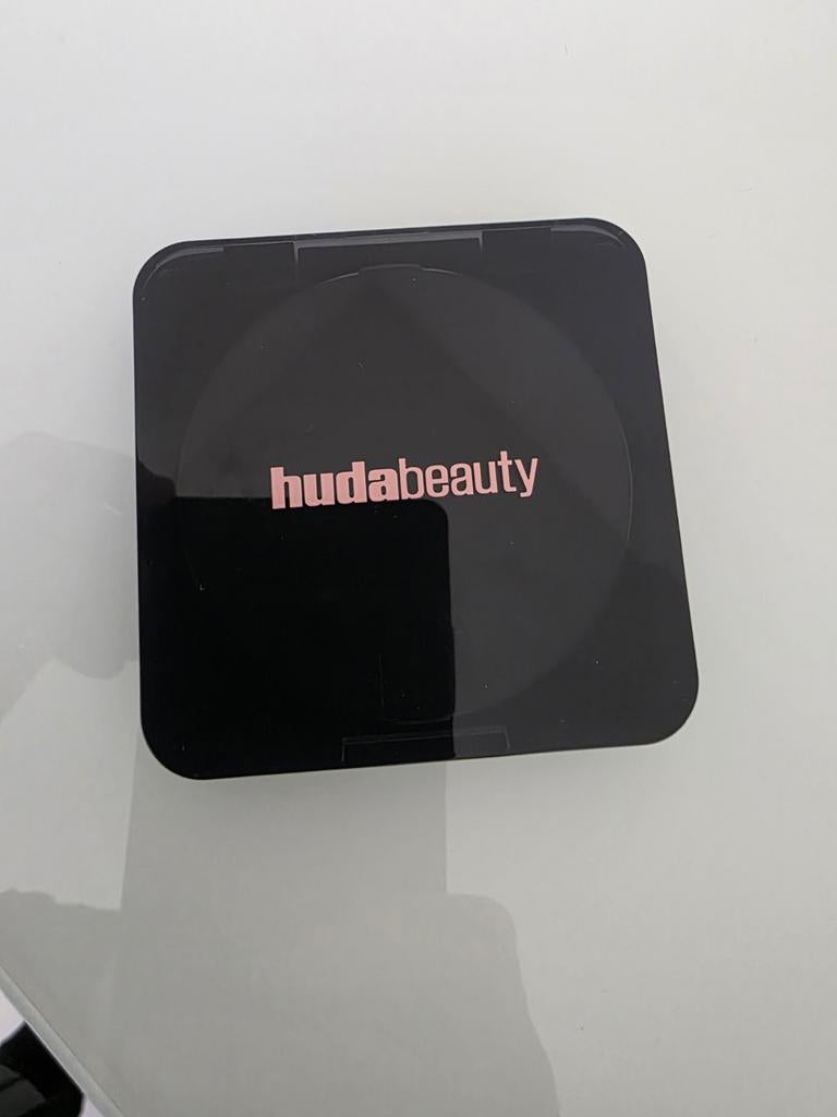 Huda beauty easy bake pressed, Ophalen, Zo goed als nieuw, Roze, Gehele gezicht