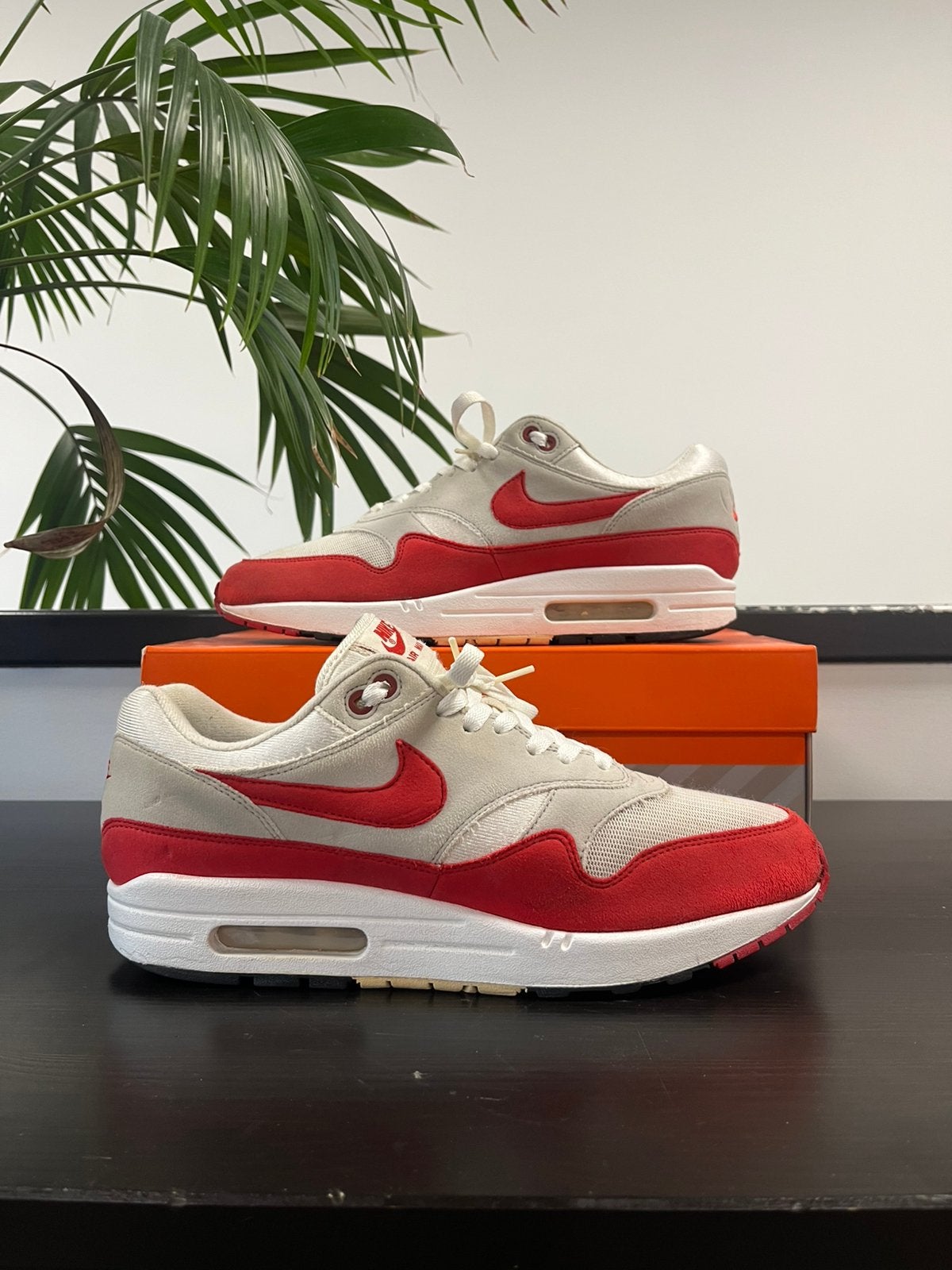 Nike Air Max 1 Anniversary Red, Wit, Ophalen of Verzenden, Sneakers of Gympen, Gedragen