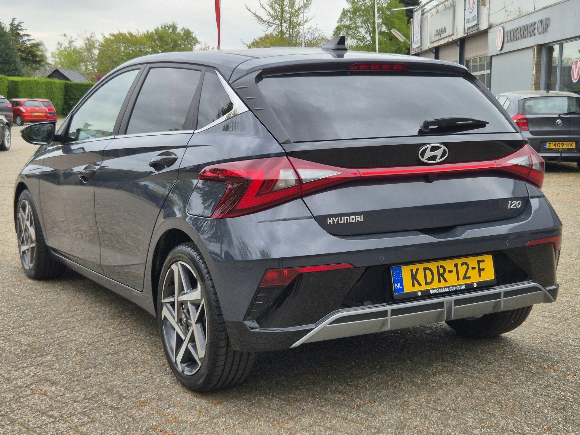 Hyundai i20 1.0 T-GDI Premium AUTOMAAT / Navigatie / Climate, Dealer onderhouden, Gebruikt, Bedrijf, 19 km/l