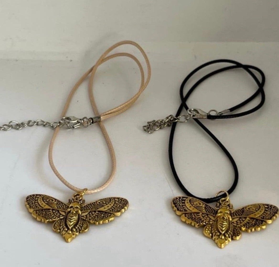2 Nieuwe kettingen met vlinder en doodshoofd hanger, Sieraden, Tassen en Uiterlijk, Kettingen, Nieuw, Overige materialen, Zwart